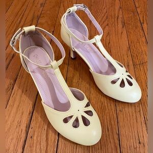 [Reposh] Chase + Chloe kitten heels